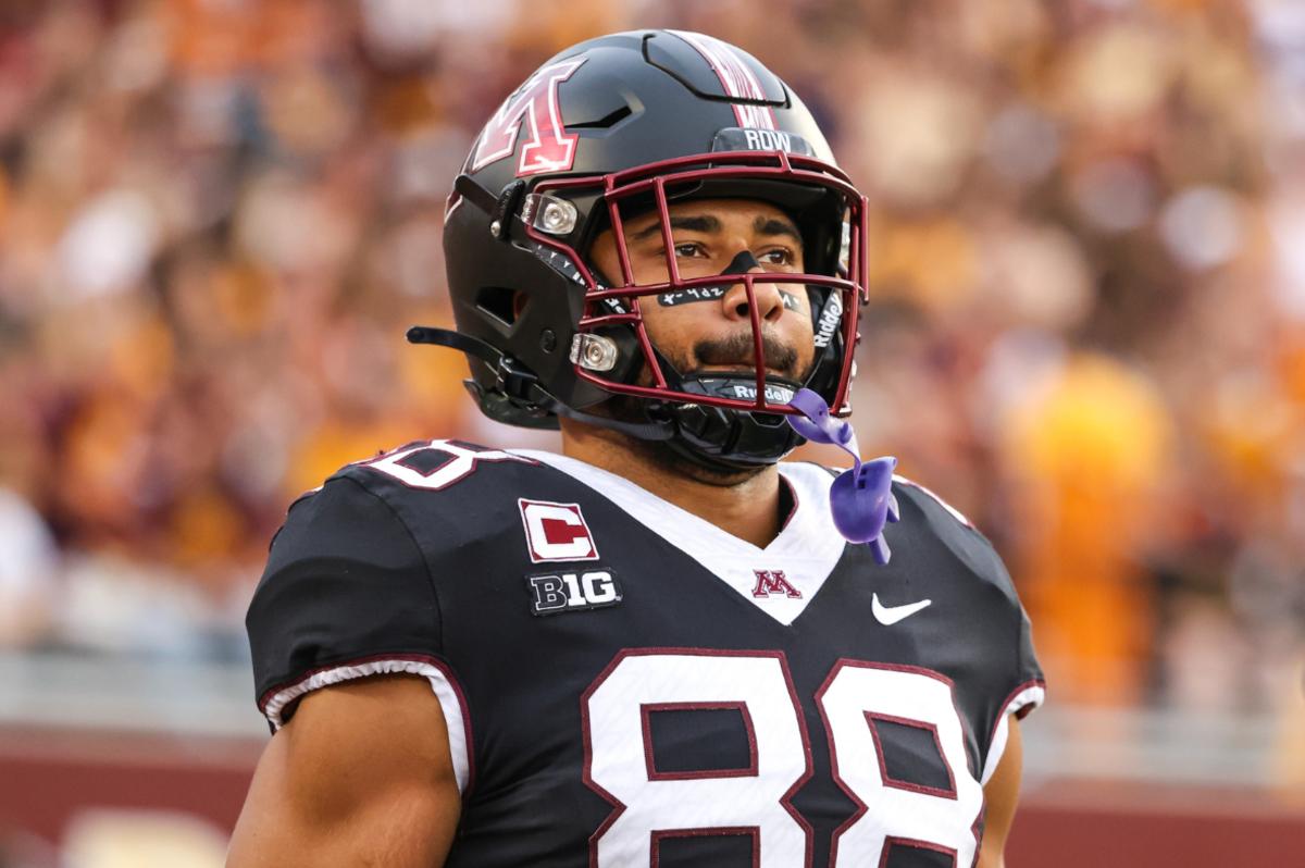 Minnesota Golden Gophers tight end Brevyn Spann-Ford (88) warms up before the game against the Eastern Michigan Eagles at Huntington Bank Stadium.